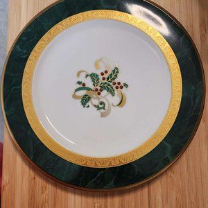 World famous NORITAKE Holiday Accent Plate